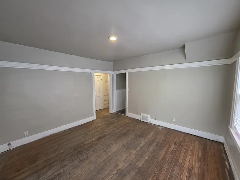 15448 Log Cabin St — Photo 31