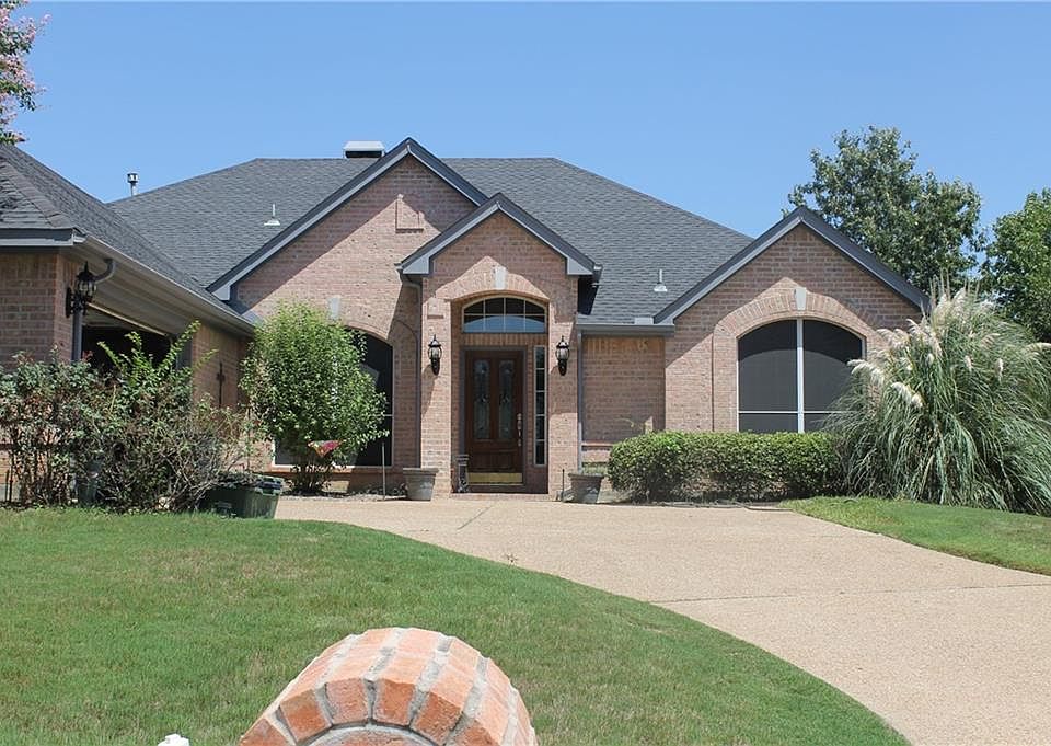 1st image of 916 Muirfield Dr