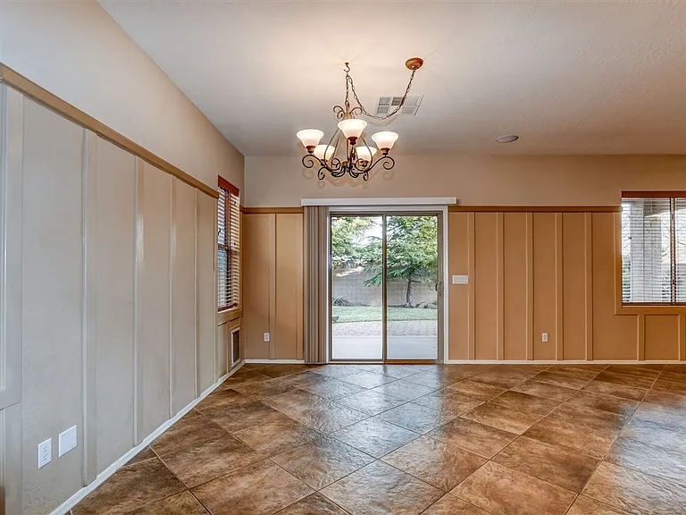 1148 Arden Ct — Photo 10