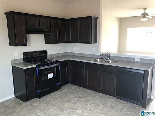 3rd image of 139 Cambridge Park Dr