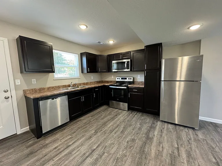 108 Anna Marie Dr — Photo 8