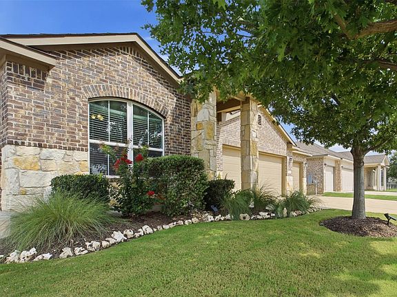 3rd image of 2413 Bridges Ranch Rd