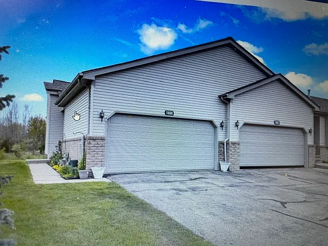 11000 Hayes St — Photo 1