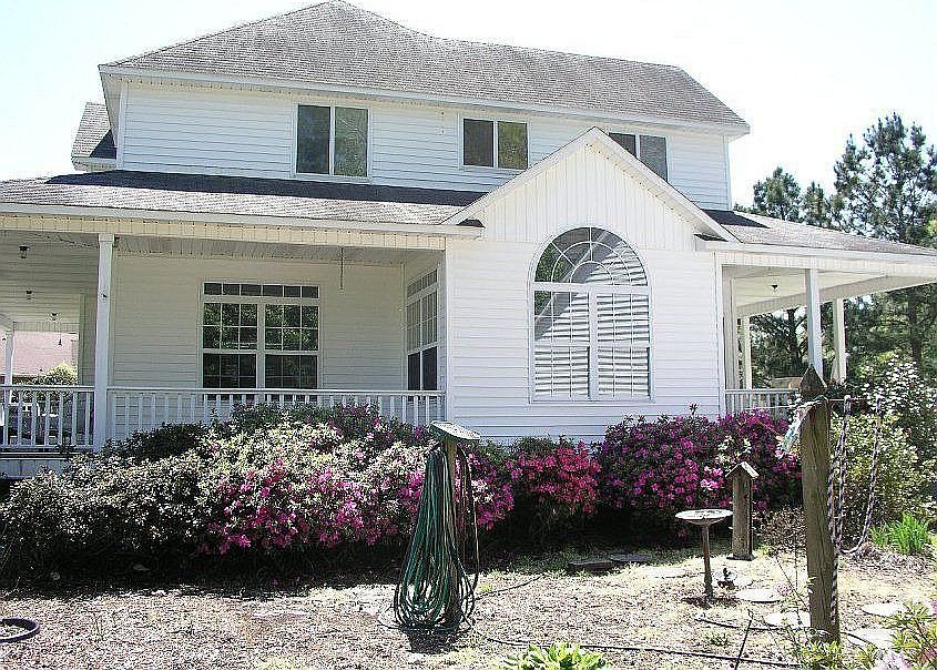 Beautifully Landscaped Yard
