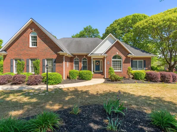 304 Misty Meadows Ln, Inman, SC 29349