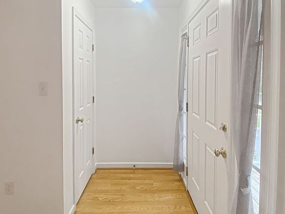 3rd image of 3015 Greenway Ave