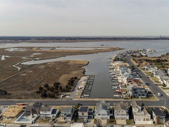 3rd image of 3209 Bayland Dr