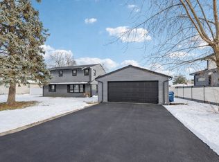 4N327 7th Ave, Addison, IL 60101