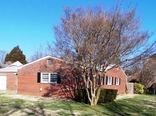 4 Raymond Dr, Hampton, VA 23666