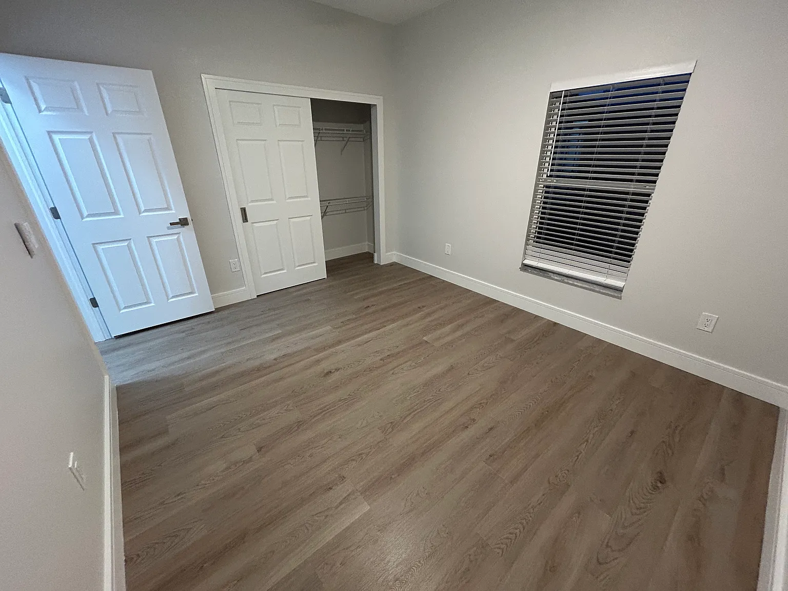 3 bed, 2020 sqft, $2,300 — Photo 3