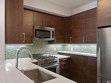 5th image of 233 Franklin St #200