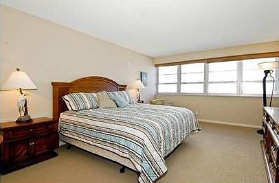 4th image of 3430 Galt Ocean Dr APT 1402