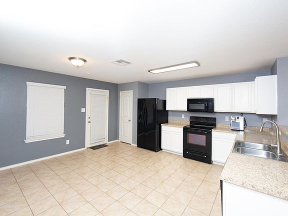 5th image of 1068 Dumfries Dr