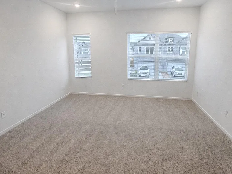 2211 Salinas Dr — Photo 6