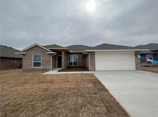 912 SE 17th St, Newcastle, OK 73065