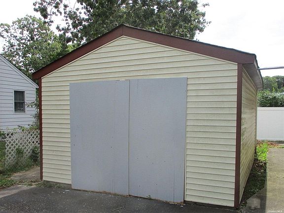 3rd image of 155 Bayview Ave