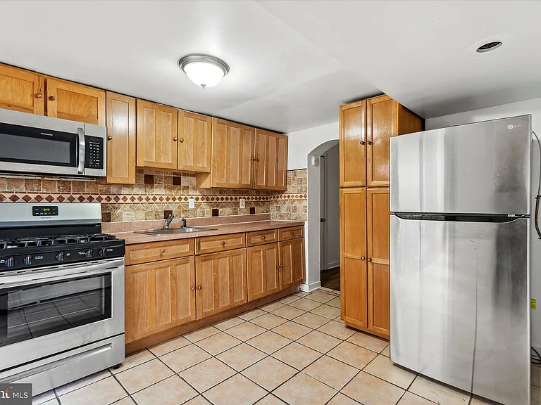 1225 N Howard St — Photo 6