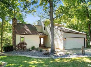 3 Pine Hurst Ct, Pekin, IL 61554