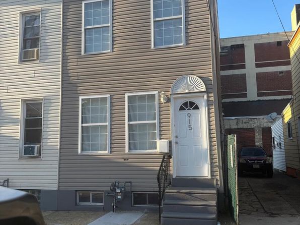 915 Mechanic St