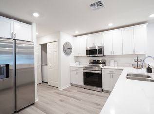 2748 Walden Town Cir, Plant City, FL 33566