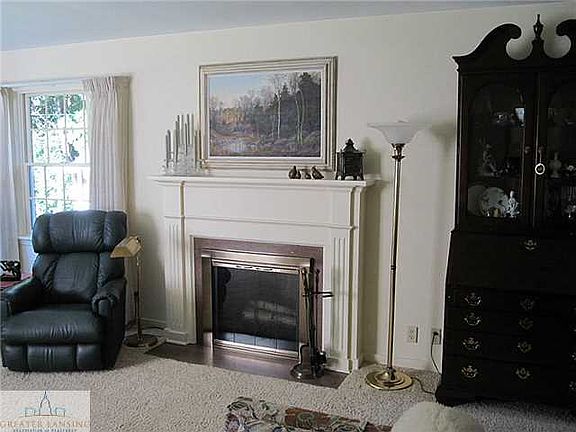 4th image of 608 Whitehills Dr