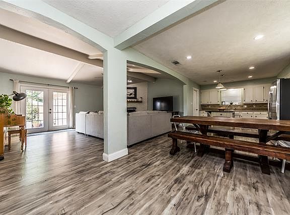 4th image of 702 Lake Highlands Dr