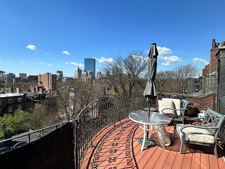 75 Mount Vernon St #5 — Photo 1