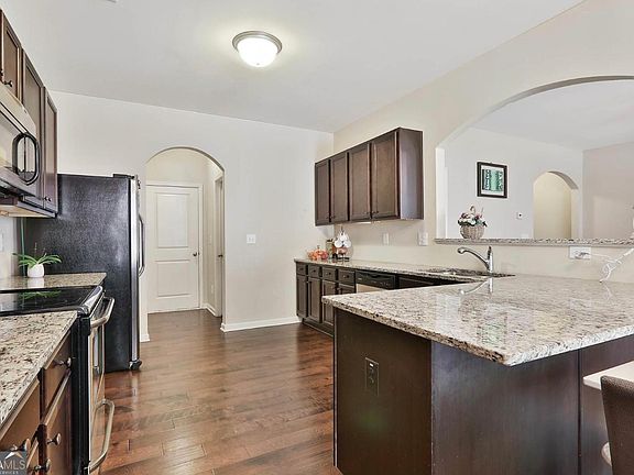 5th image of 266 Stillwood Dr