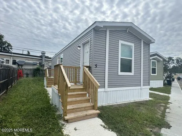 5 Avenue A, Hazlet, NJ 07734