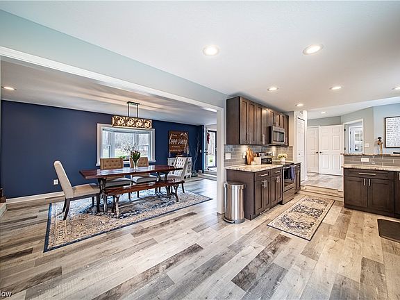 5th image of 17060 Curry Ln