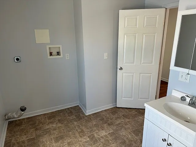 248 Pillow St — Photo 10