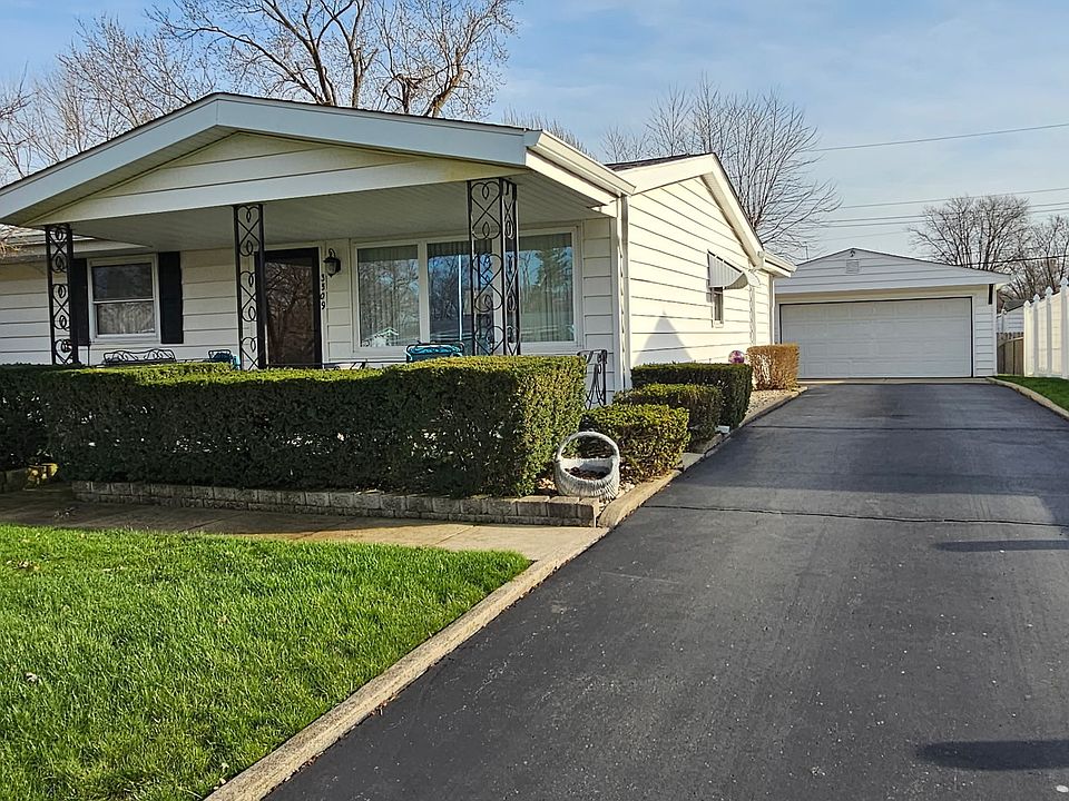 1st image of 3509 6th Ave E