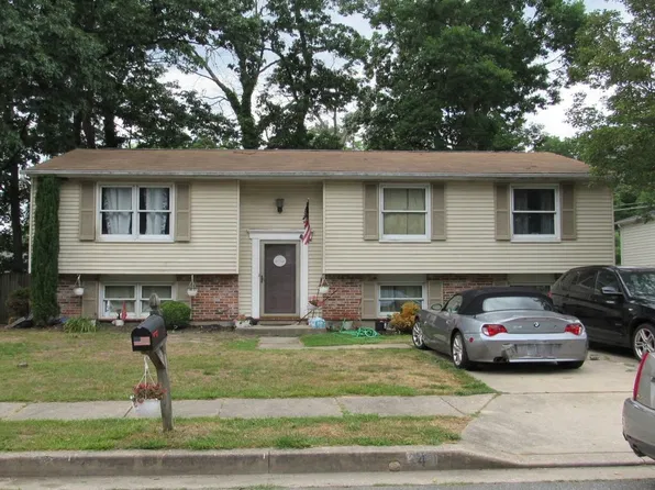4 Featherstone Ct, Baltimore, MD 21236