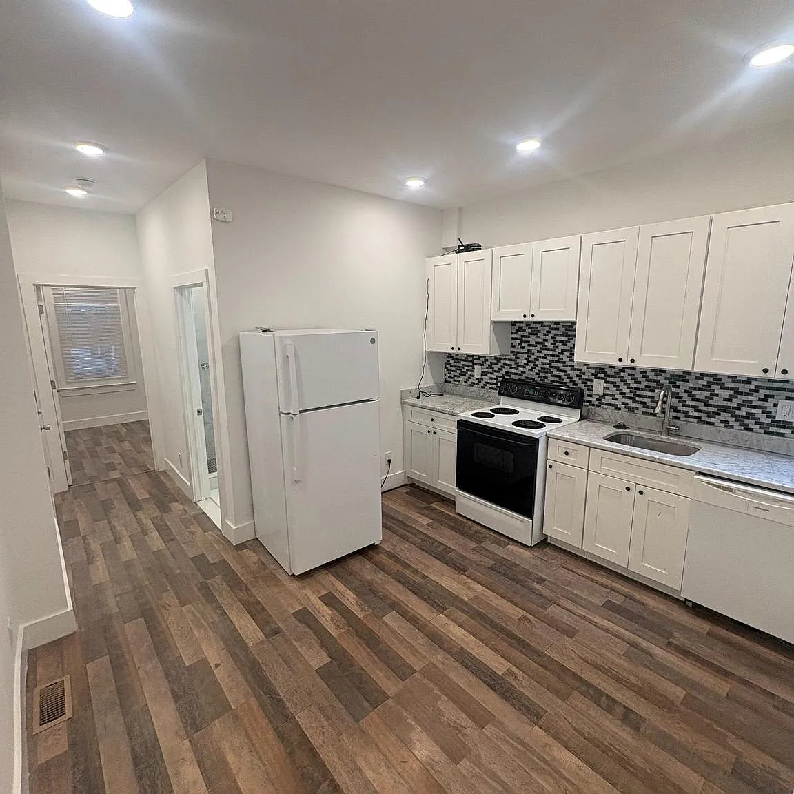 2 bed, 1608 sqft, $1,300 — Photo 1