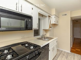 415 W Armitage Ave #1, Chicago, IL 60614