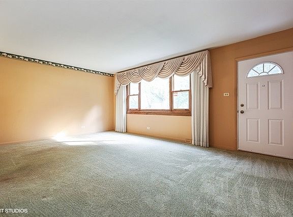 2nd image of 438 N Lincoln Ave
