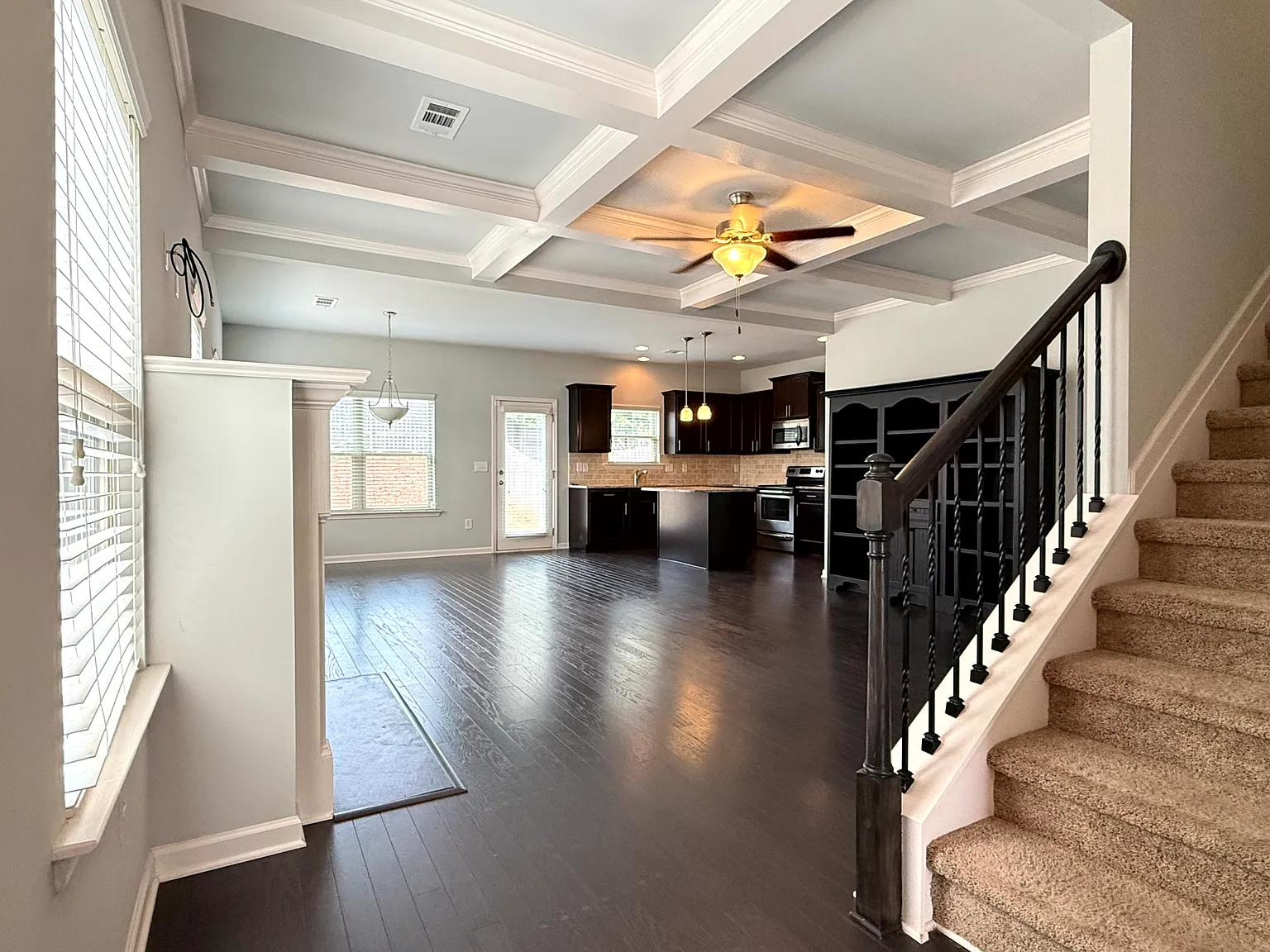 3 bed, 2.5 bath, 2002 sqft, $2,149 — Photo 3