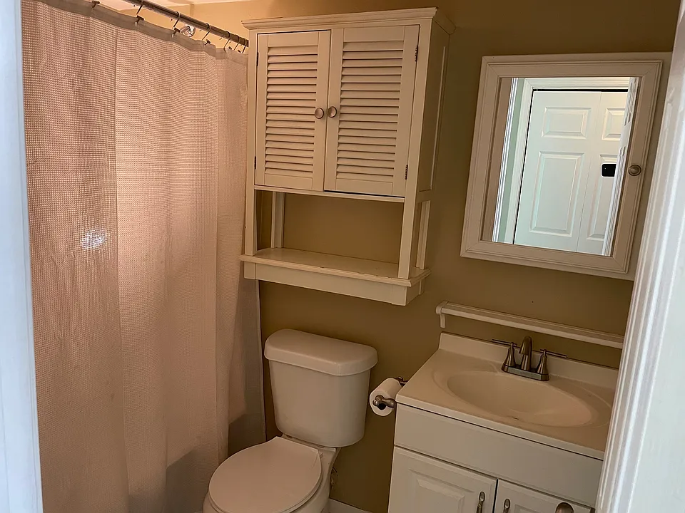 Full Guest bathroom