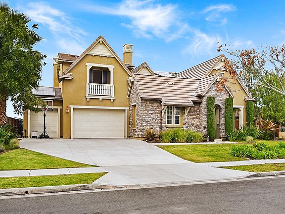 2nd image of 15494 Pinehurst Pl