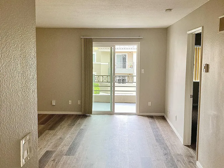 7405 Charmant Dr #2004 — Photo 17