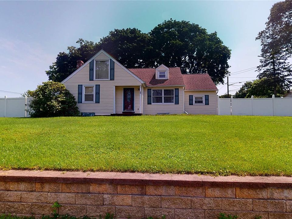 1st image of 11 Adirondack Dr