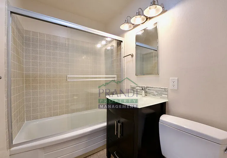 1032 Los Gamos Rd #D — Photo 7