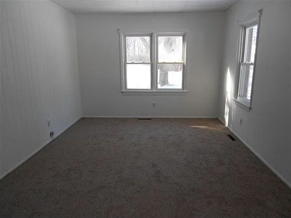 14505 Great Lakes Blvd photo 1