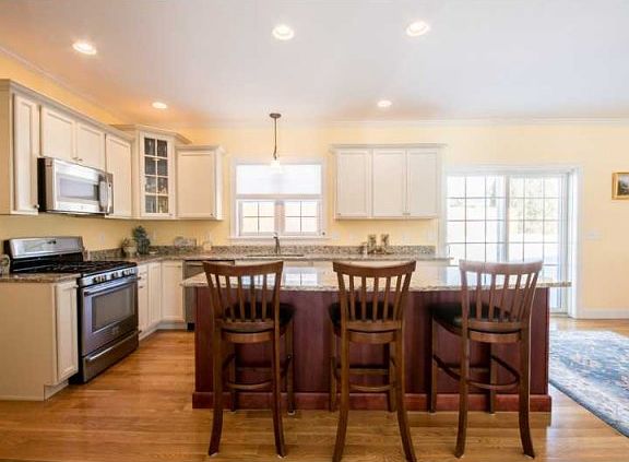 5th image of 121 Greystone Ter