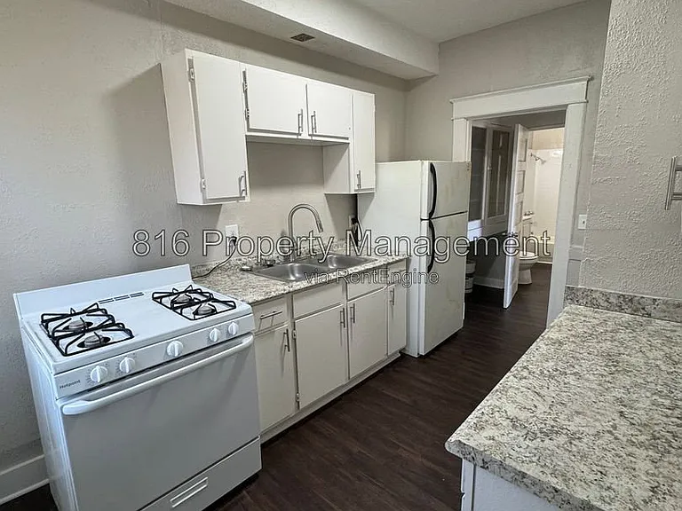 2416 E 22nd St #2W — Photo 17