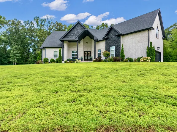 1381 Reda Dr, Clarksville, TN 37042