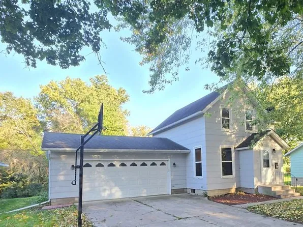 207 Willow Ave, Owatonna, MN 55060