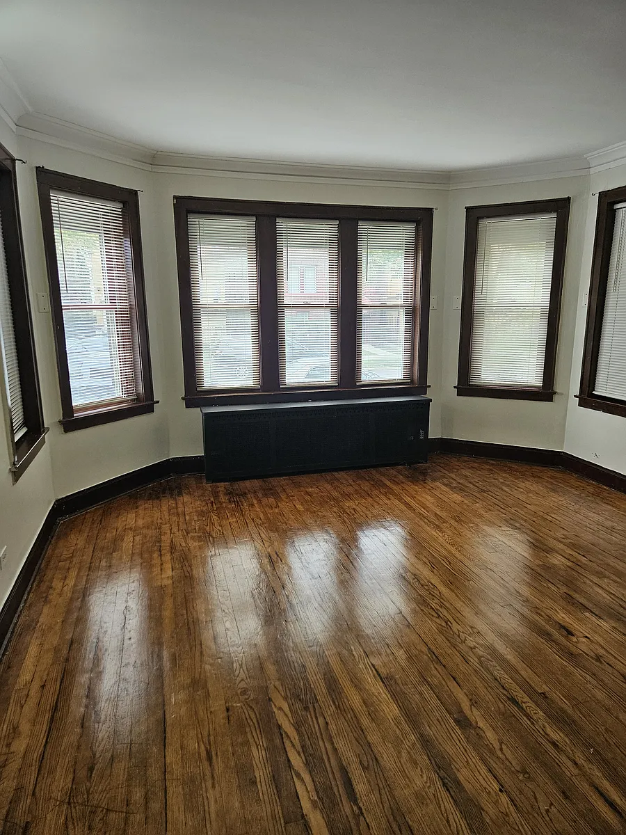 Building Photo - 8033 S Marshfield Ave #1