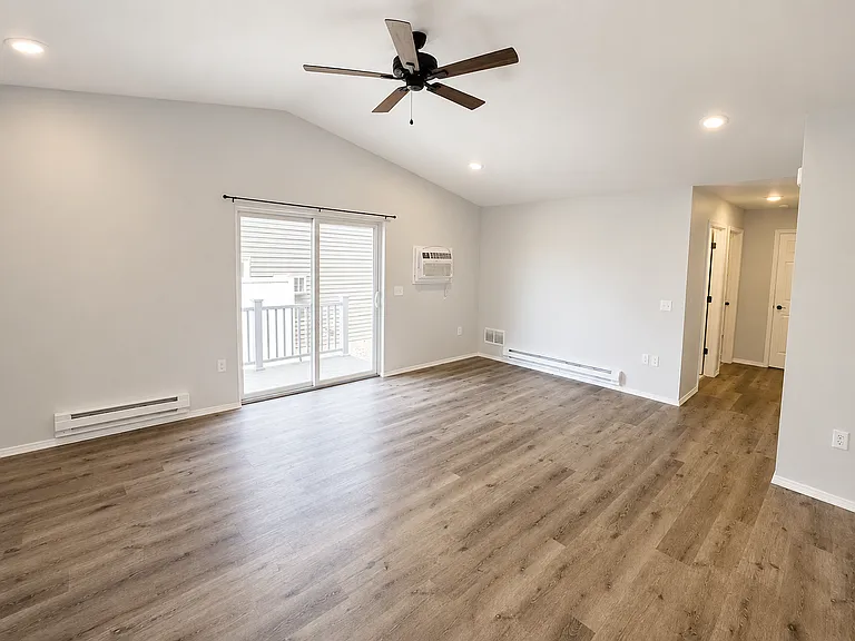 2833 Patch St — Photo 6