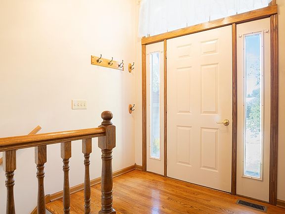 3rd image of 7341 Skyhawk Cir